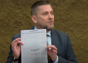 Historiani Kasmi publikon dokumentet: Ja si Xhafer Deva bashkëpunoi me serbët për të ndihmuar gjermanët!