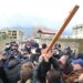 FOTO nga momentet e tensionit te “5 Maji”/ IKMT nis shembjen e banesave, banorët përplasen me policinë