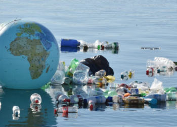 Ndotja e Adriatikut me qese plastike/ Kroacia akuzon Shqipërinë dhe ankohet në KE