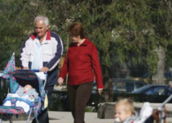 Shifrat nga INSTAT/ Për herë të parë në 98 vite, 3296 vdekje me shumë se lindjet! Shtesa natyrore negative gjatë vitit 2021