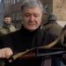 VIDEO/ Ish-Presidenti Poroshenko shfaqet me kallash në dorë: Putin, thjesht një i çmendur. Jemi gati për…