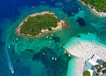 Revista e njohur franceze: Shqipëria, det, diell, dashuri dhe mikpritje!