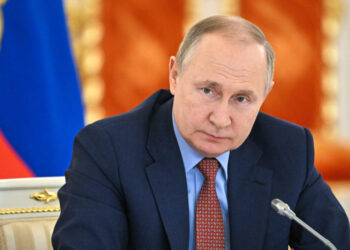 Po shkohet drejt luftës/ Putin njeh rajonet rebele: Ukraina u krijua nga Rusia, Hrushovi dha Krimenë. Lenini…!