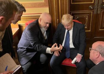 FOTO/ Konflikti në Ukrainë, Rama takon kryeministrin britanik, Boris Johnson. Ja çfarë biseduan
