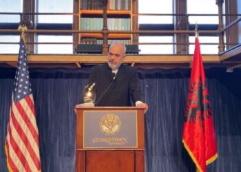 Ceremonia në universitetin Georgetown në Uashington/ Rama: Trashëgimia më e bukur që ka Shqipëria është harmonia fetare