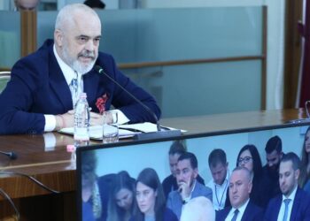 ‘U bëre si Ilir Meta’, Rama i kthehet Tabakut: Larg qoftë të kem nevojë për Ermonelën përballë jush