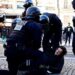 VIDEO+FOTO/ Protesta në Paris kundër vaksinimit të detyrueshëm, Policia i kundërpërgjigjet me shkopinj gome e gaz lotsjellës