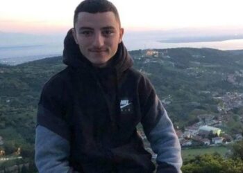 “Truri i atentatit”/ Huliganët e grupit ‘tradhtojnë’ 20-vjeçarin shqiptar në vrasjen e të riut grek. Greqia lëshon urdhër-arresti ndërkombëtar