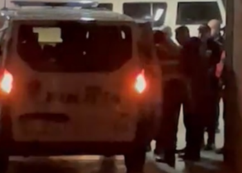 VIDEO/ Drejt burgut, momenti kur Saimir Tahiri merret me furgonin e policisë