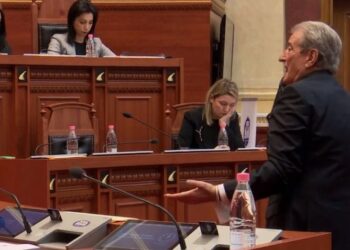 Berisha kërkon Ramën në Kuvend, Spiropali: Je përgojuesi më i madh! Po e mbyll pa nder…