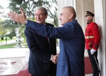 E vërteta e takimit me Berishën/ Meta publikon foton dhe paralajmëron: Për të gjithë të trishtuarit që…