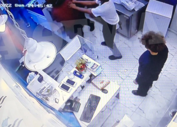 Sherri për një porosi/ “Tentoi 20 herë të më therte me thikë, më ra në mes të kurrizit”! 33-vjeçari shqiptar tregon se si greku donte ta vriste në restorant