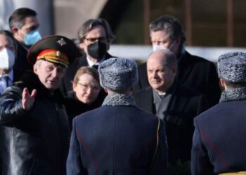 Përsëritet historia! Pas Macron edhe Scholz, pse liderët botërorë kanë frikë për testin PCR në Rusi?