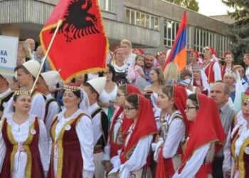 “S’ndihet diçka për luftë”/ Shqiptarët që jetojnë në Ukrainë rrëfejnë për tensionet me Rusinë: Mundohemi të mos përhapim panik