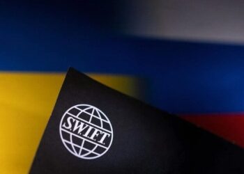 Përjashtimi nga SWIFT/ Borrell tregon sa banka ruse do të bllokohen nga sanksionet e Perëndimit