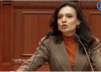 “Të doli më i fortë seç e kishe menduar”/ Spiropali-Berishës: I bini derës tonë, që t’ju dëgjojë brava juaj