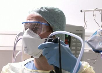 Greqi, mjekët dozë të tretë ose test çdo javë