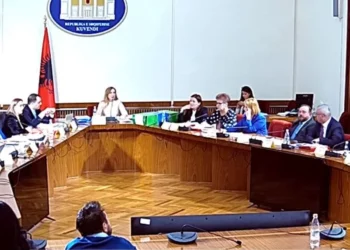 Kryebashkiakja e Durrësit largohet nga Komisioni Hetimor, Tabaku kërcënon me padi