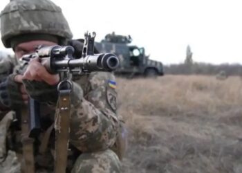Ukraina konfirmon përmes Ministrisë se Mbrojtjes : Rusia humbi rreth 4,300 burra nga fillimi, si edhe 146 tanke, 27 avionë dhe 26 helikopterë!