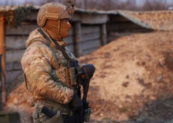 Tensione në Ukrainë/ Vritet një ushtar nga bombardimet e separatistëve pro-rusë. Dëgjohen shpërthime të fuqishme në Donesk