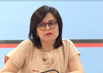 Zv.ministrja e Financave: Punonjës me mjete luksoze, por kanë paga minimale
