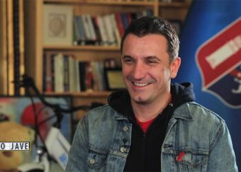 Finalja/ Veliaj: Do t’ia fal biletën një fëmije që se paguan dot; Futbolli është bërë sporti i bosave me “Bentley”