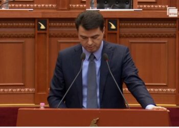 Basha: 10 milionë lekë në muaj është rroga e babait të njërit prej deputetëve nga Inceneratorët