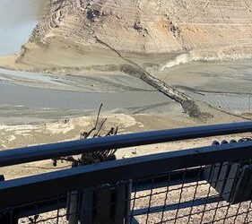 FOTOT/ Thatësira e Fierzës alarmon: Ja pamjet që tregojnë kuotat minimale të ujit në liqen