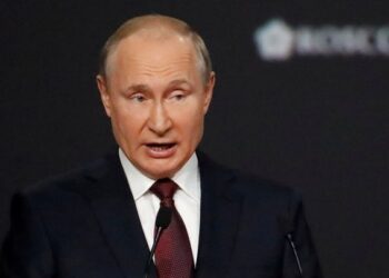 Tërbohet Putin ndaj mediave dhe rusëve: Kush pohon se u pushtua Ukraina dënohet me 15 vite burg