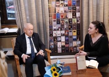 FOTO / Ambasadori i Ukrainës, në ‘Studion e Kadaresë’: Nuk e kisha menduar kurrë këtë mikpritje…