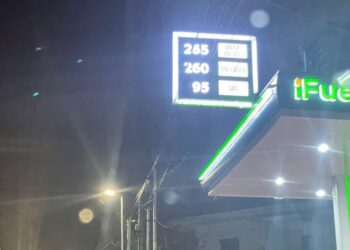 FOTO/ Nafta në Shqipëri shkon 265 lekë, pritet të startojnë “ditët pa makina”