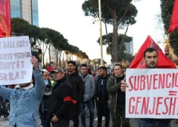Kush i nxorri shqiptarët në protesta?!