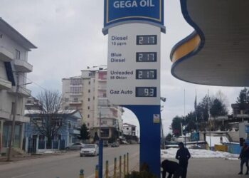 Pas vendimit të fundit të qeverisë dhe protestës gjigante/ Binden pikat e karburanteve dhe fiksojnë çmimin e një litri nafte