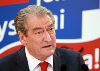 Sali Berisha nuk humbet kohë: Ja se çfarë po ndodh në selinë e Partisë Demokratike (FOTO)
