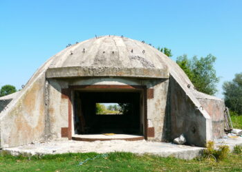 Për ata, që u tallën me fortifikimet e “diktatorit”…