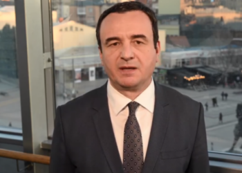 Protesta e serbëve në Kosovë/ Albin Kurti jep deklaratë në gjuhën serbe: Ruani qetësinë!