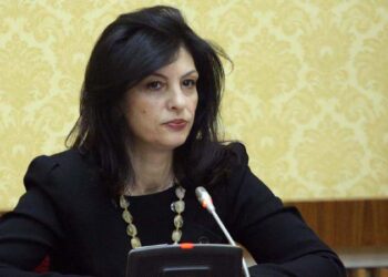 Jozefina Topalli i del në krahë Berishës: SHBA mund të rregullojë veten