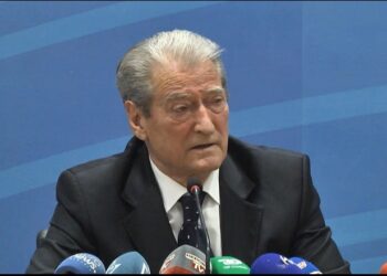 Zbardhen bisedimet/ Berisha: U shtrëngova dorën Bardhit e Alibeajt dhe kërkova kontributin e tyre për bashkimin e PD, u përgjigjën pozitivisht