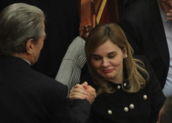 ‘Shtëpia e lirisë’ del hapur: Ja si organizuan Berisha e Kryemadhi protestën