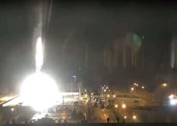 Kërcënohet Europa/ Rusët sulmojnë qendrën kërkimorë me reaktorë bërthamore në Ukrainë, frikë nga rrezatimi