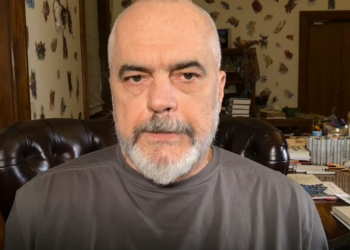 “S’duhet ta lëmë këtë rast të na shpëtojë se na ikën ky…”/ Rama: Edhe 300 herë më shumë po të jeni në protestë, sa të jem unë taksat nuk lëvizin