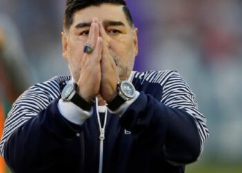 Kërkojnë të çojnë zemrën e Maradonës në Botërorin e Katarit; çfarë qëndron pas nismës së çmendur
