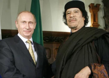 Si mund të rrëzohet Putin dhe fiksimi i tij tek fytyra e përgjakur e Gaddafit që lutej për mëshirë para vrasjes!