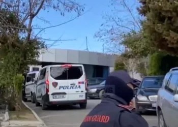 Protestuesit bllokuan Rrugën e Kombit, Gjykata e Lezhës liron 5 qytetarët