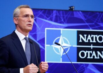 Stoltenberg: Rusia mund të kryejë sulm kimik në Ukrainë dhe t’ia hedhë fajin dikujt tjetër