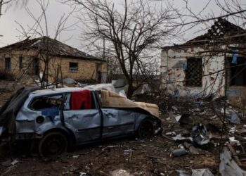 “Qëllojnë nga të gjitha drejtimet pa pyetur”/ Dëshmia tronditëse nga Ukraina: E varrosa vëllanë në kopshtin e shtëpisë