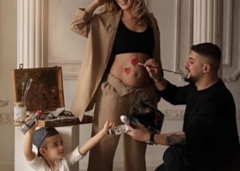 “Jam shumë keq”/ Aktorja e humorit ndan lajmin e rëndë: Të dy bebushat i humba, binjakët që i doja kaq shumë nuk ja dolën dot