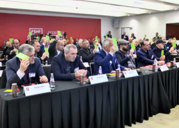 Sot zgjedhjet në FSHF/ Futbolli shqiptar voton me president të pezulluar nga gjykata dhe kaos me delegatët