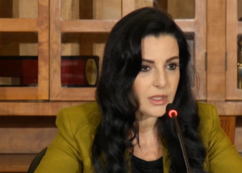 ‘S’ka energji në treg’/ Balluku: Qeveria paketë masash për qytetarët si të kursejnë nga përdorimi i kondicionerit te dritat në godinat e administratës