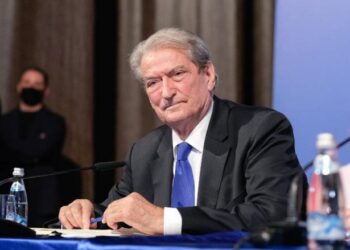 Gjykata i dha të drejtë, Berisha tjetër takim sot me Komisionin e Rithemelimit në selinë blu